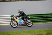 Vintage-motorcycle-club;eventdigitalimages;mallory-park;mallory-park-trackday-photographs;no-limits-trackdays;peter-wileman-photography;trackday-digital-images;trackday-photos;vmcc-festival-1000-bikes-photographs